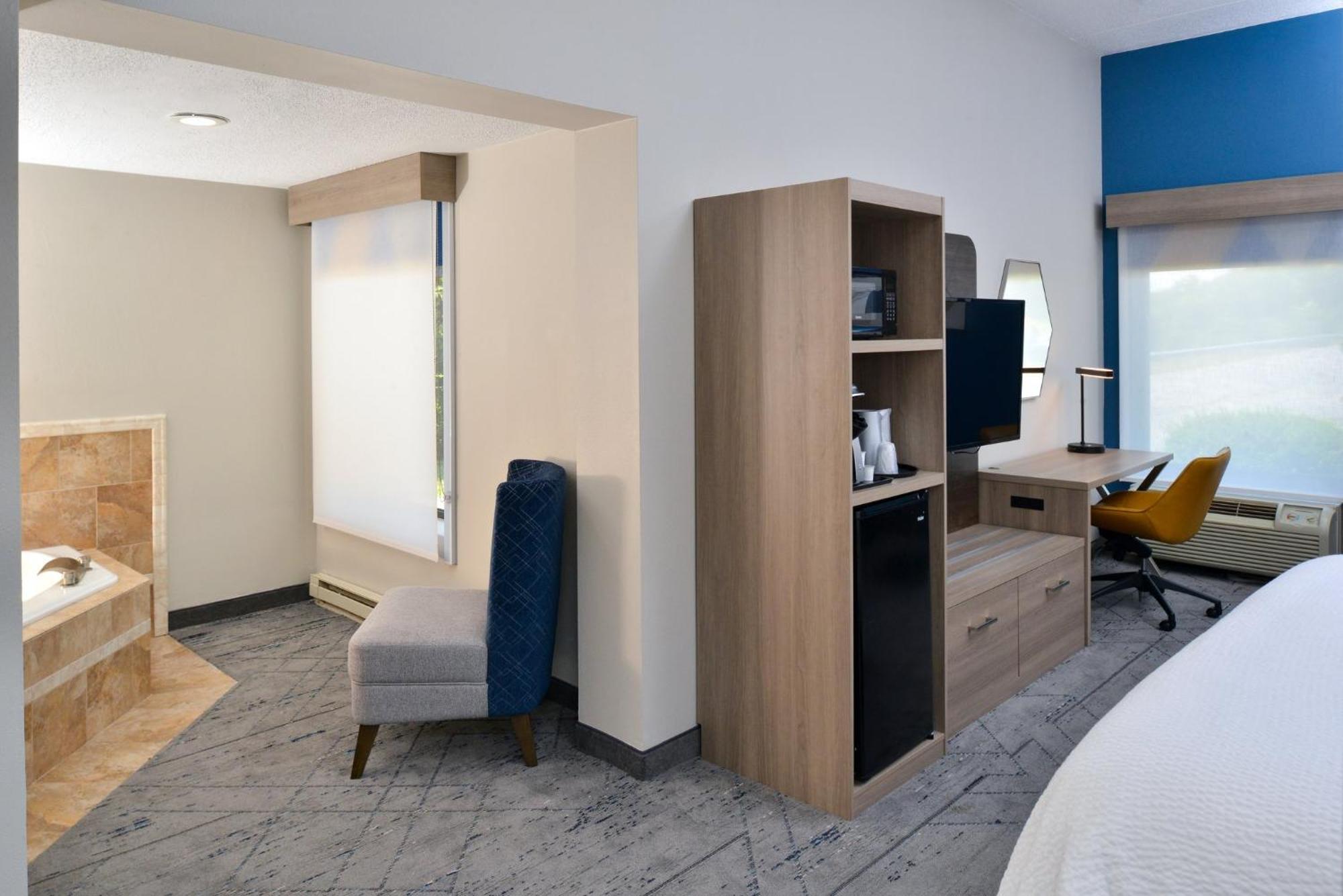 ฮอลิเดย์ อินน์ เอ็กซ์เพรส ลูอิสเบิร์ก - นิว โคลัมเบีย New Columbia ภายนอก รูปภาพ
